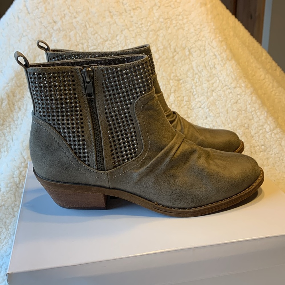 NIB Report Olive Color Booties. - Picture 3 of 5